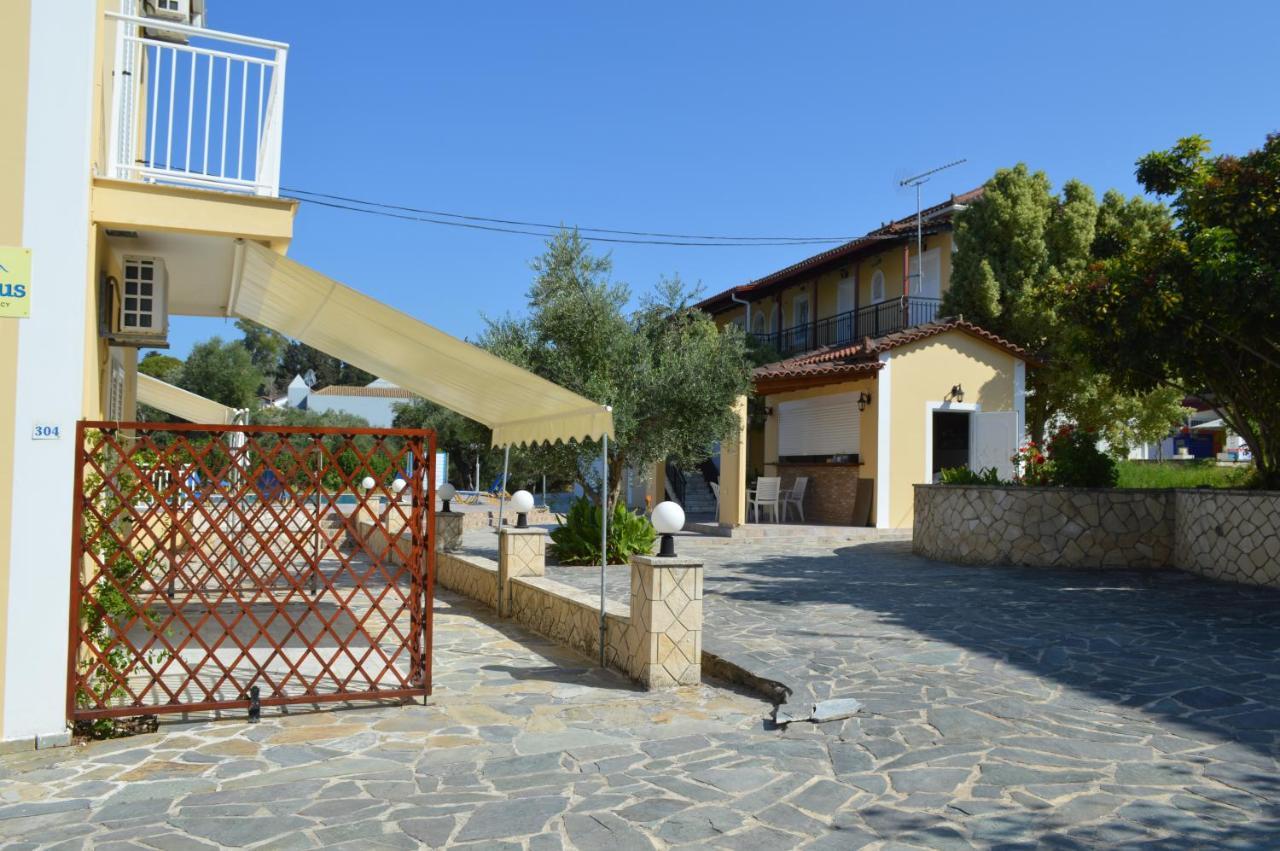 Panagiotis I & II Stds And Apts Циливи Екстериор снимка