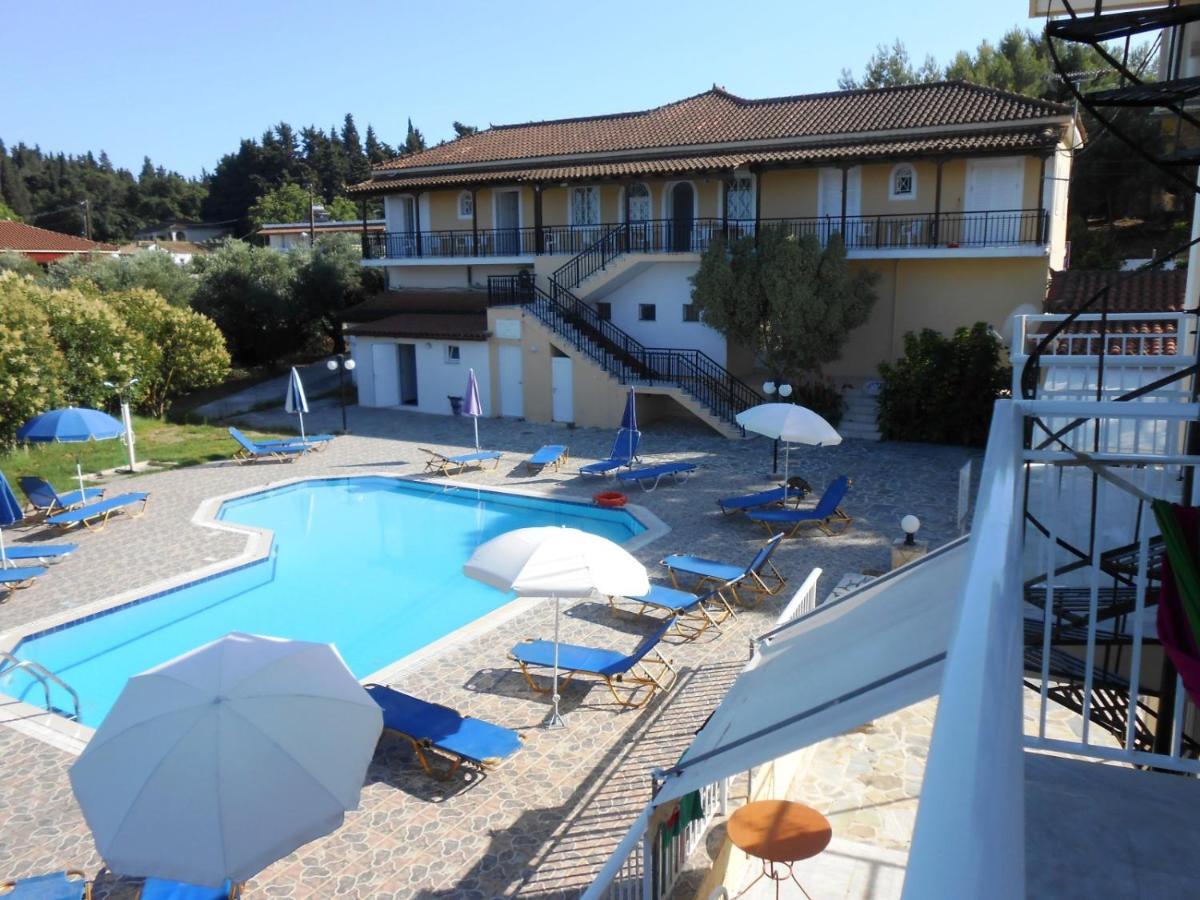 Panagiotis I & II Stds And Apts Циливи Екстериор снимка