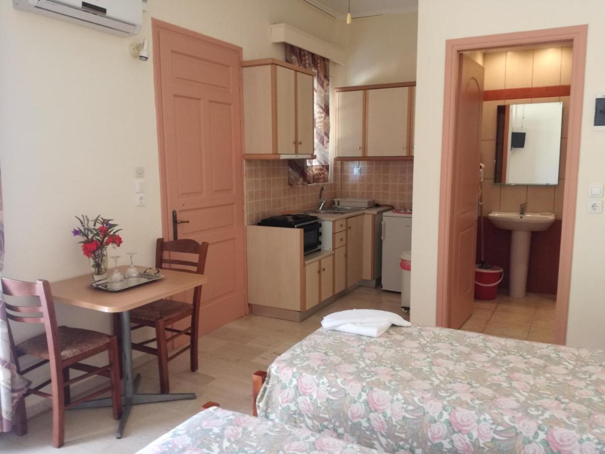 Panagiotis I & II Stds And Apts Циливи Екстериор снимка