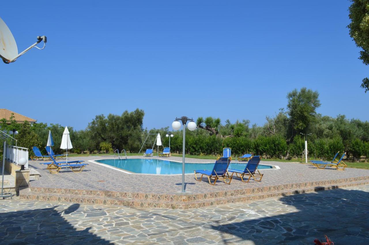 Panagiotis I & II Stds And Apts Циливи Екстериор снимка