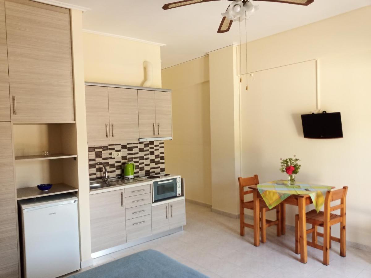 Panagiotis I & II Stds And Apts Циливи Екстериор снимка